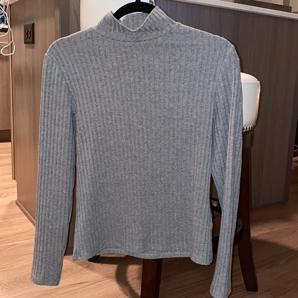 ▫️Topshop Ribbed Gray Mock Neck - Picture 2 of 7